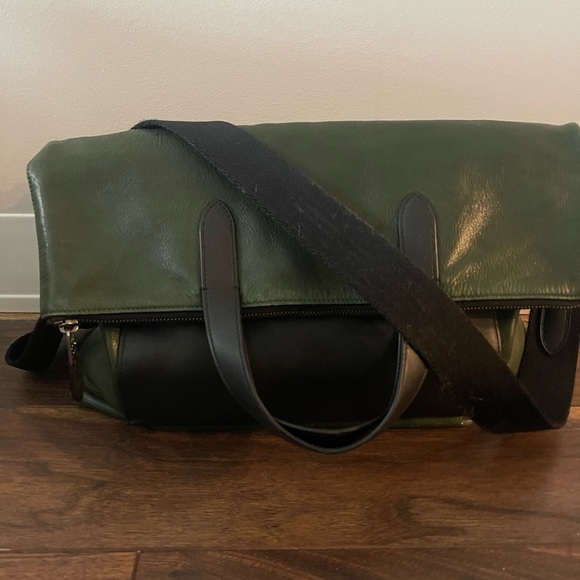 Coach Metropolitan Tote: Forrest green and black fold over. - Picture 2 of 4